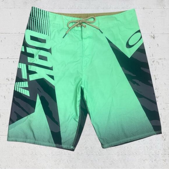 Oakley Men’s Board Shorts Swim Trunks Tiger Stripe Neon Green Size 33 Beach - Picture 1 of 10